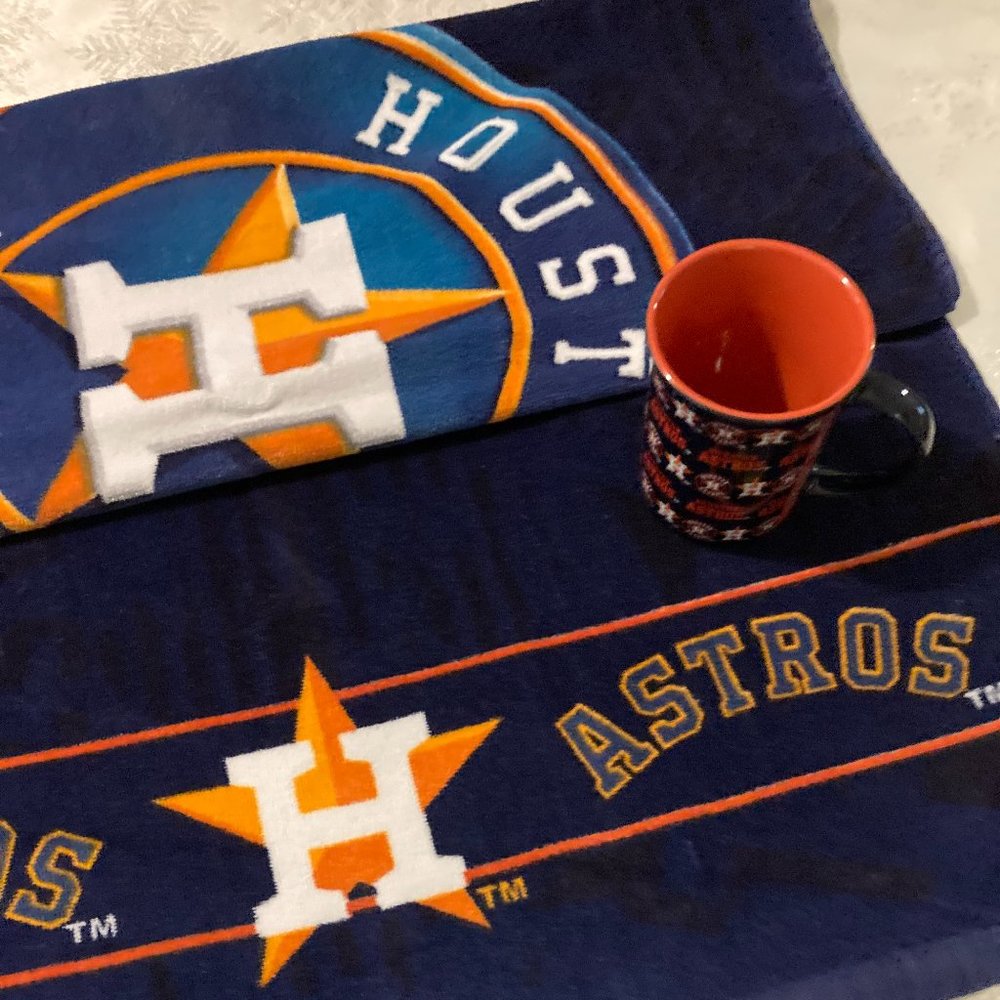 Houston Astros Baseball Beach Towel 2014 & Houston Astros 15 Oz. Coffee Mug